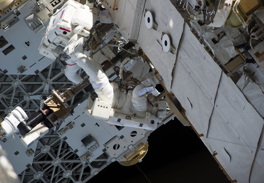 STS133-E-07363