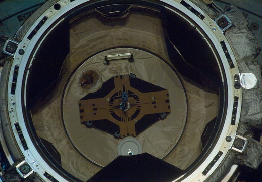 STS133-E-10323