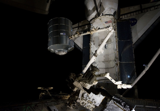 STS133-E-07503