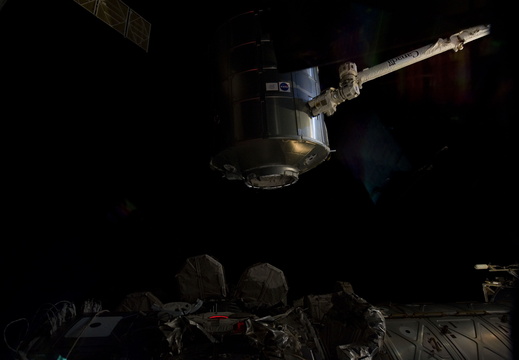 STS133-E-07562