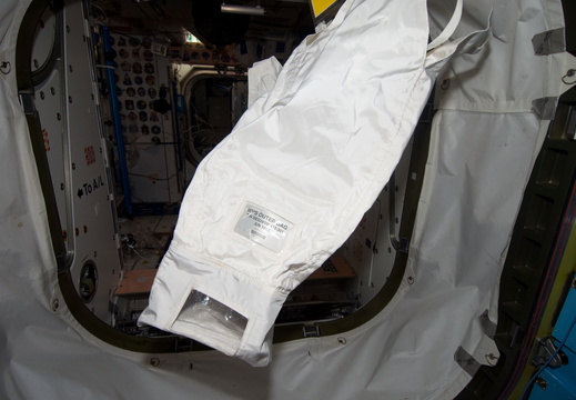 STS133-E-08534