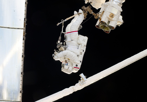 STS133-E-08216