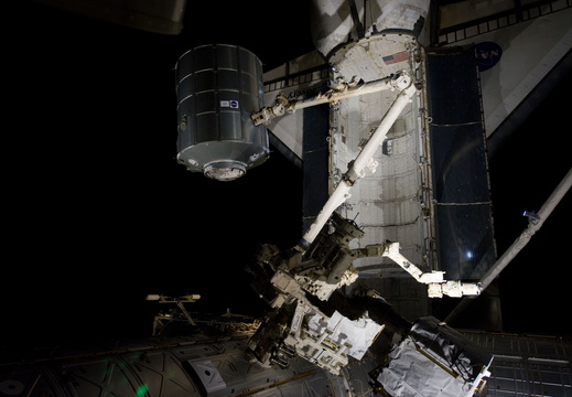 STS133-E-07504