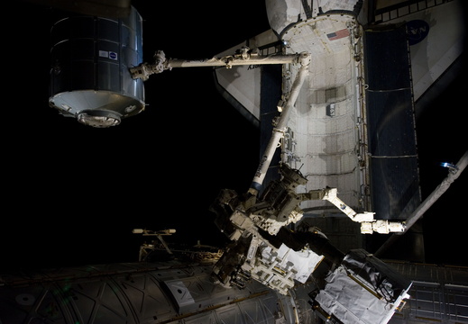 STS133-E-07529