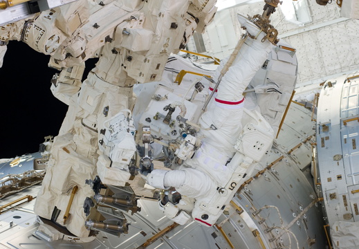 STS133-E-08172