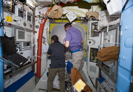 STS133-E-07420