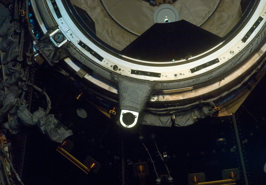 STS133-E-10322