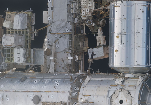 STS133-E-06453