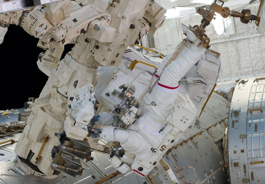 STS133-E-08170