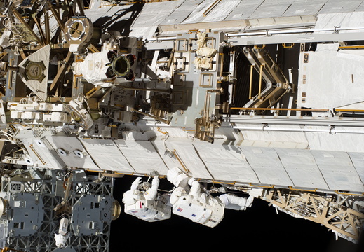 STS133-E-07379