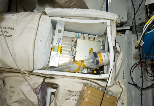 STS133-E-08617