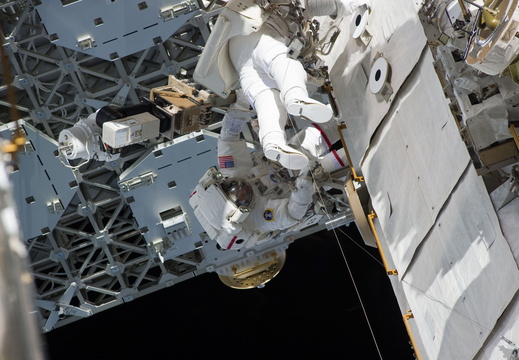 STS133-E-07371