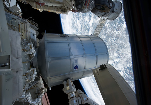 STS133-E-07603