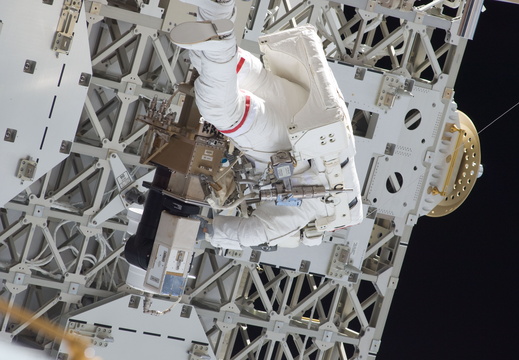 STS133-E-07434