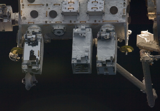 STS132-E-07401