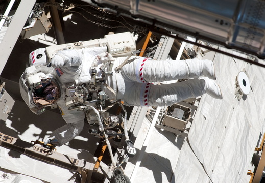 STS132-E-08326