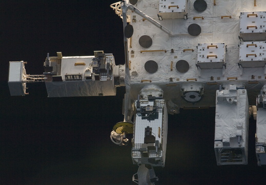 STS132-E-07400
