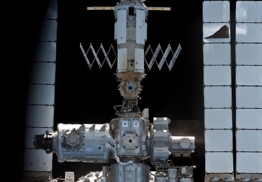 STS132-E-07846