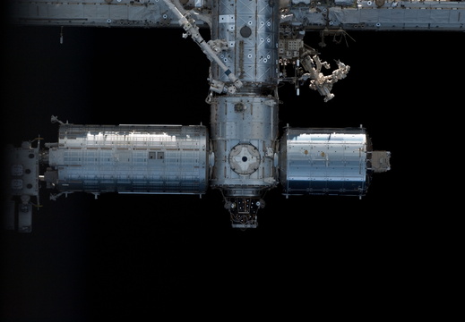 STS132-E-07843