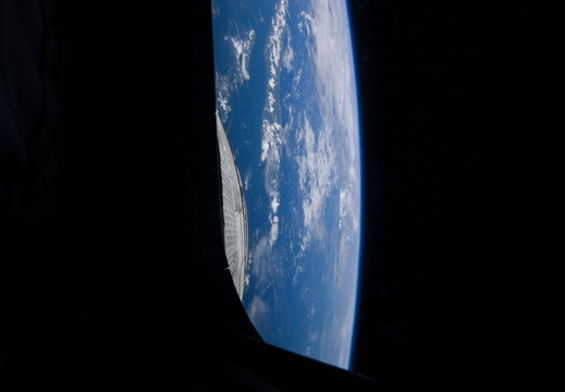STS131-E-07720