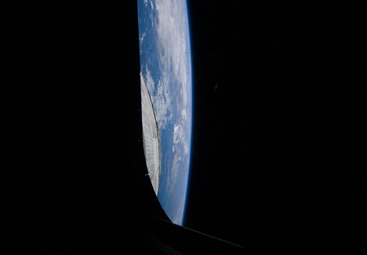 STS131-E-07725