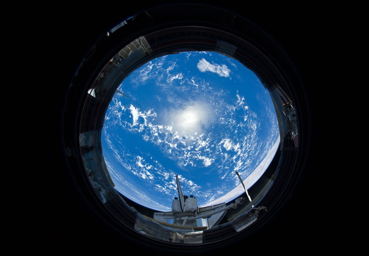 STS131-E-13024