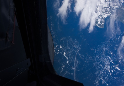 STS131-E-07697