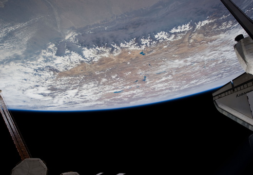 STS131-E-11833