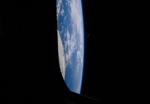 STS131-E-07723
