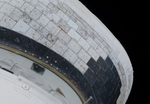 STS131-E-06989