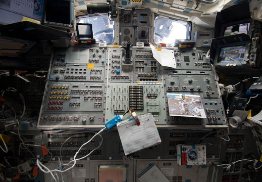 STS130-E-09313