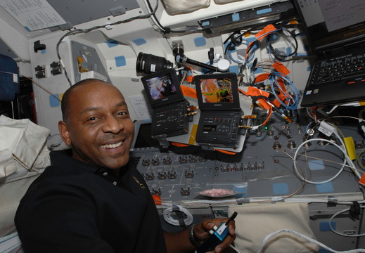 STS129-E-07231