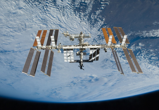 STS129-E-09246