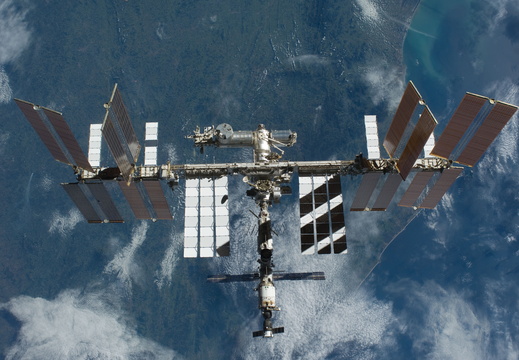 STS129-E-10125