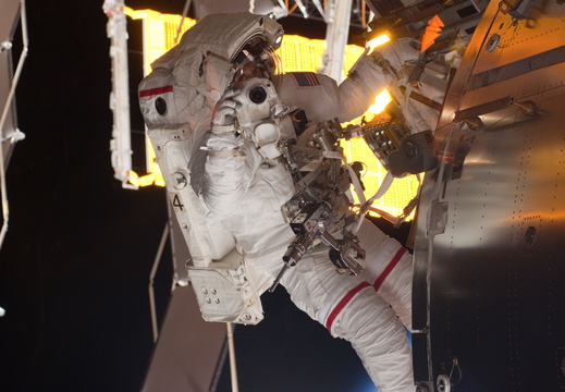 STS128-E-07031