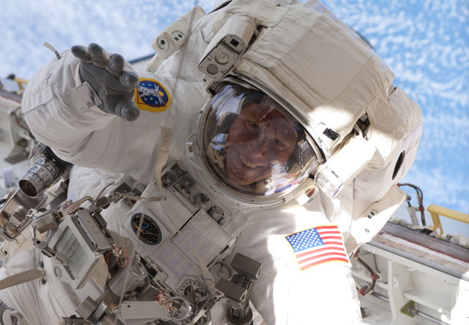 STS127-E-06822