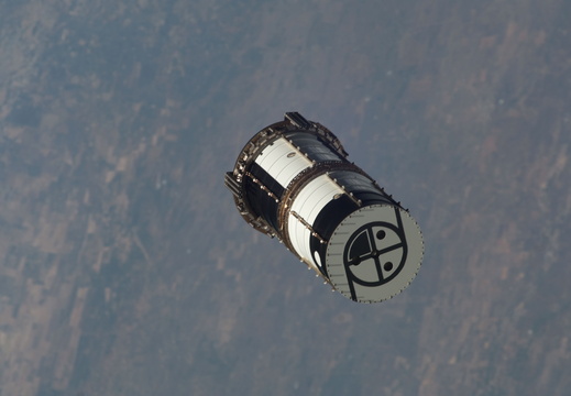 STS127-E-12893