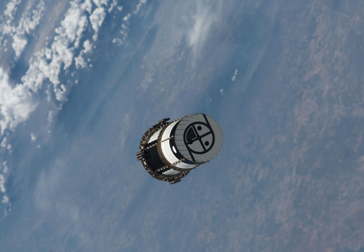 STS127-E-12905