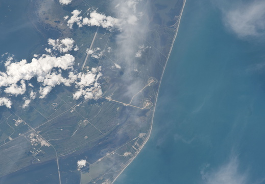 STS127-E-08941
