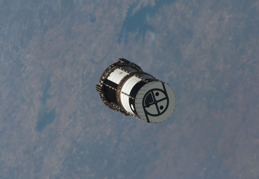 STS127-E-12897