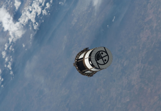 STS127-E-12904