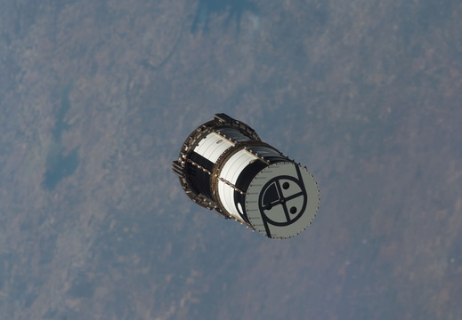 STS127-E-12896