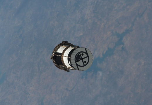 STS127-E-12900