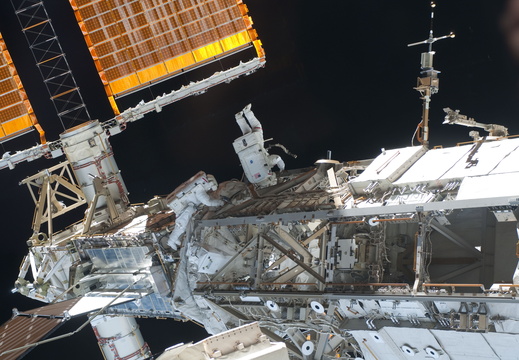 STS126-E-08741