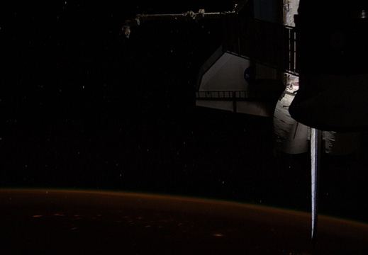 STS126-E-21643