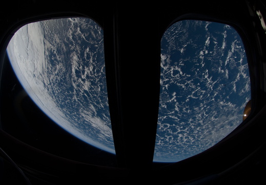 STS126-E-26093