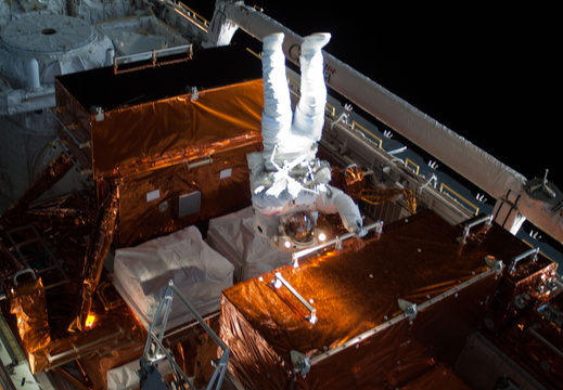 STS125-E-10046