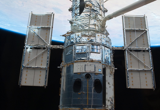STS125-E-11592