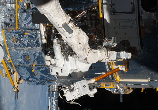 STS125-E-07683