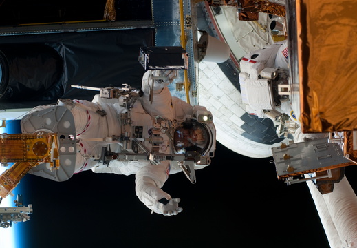 STS125-E-07636